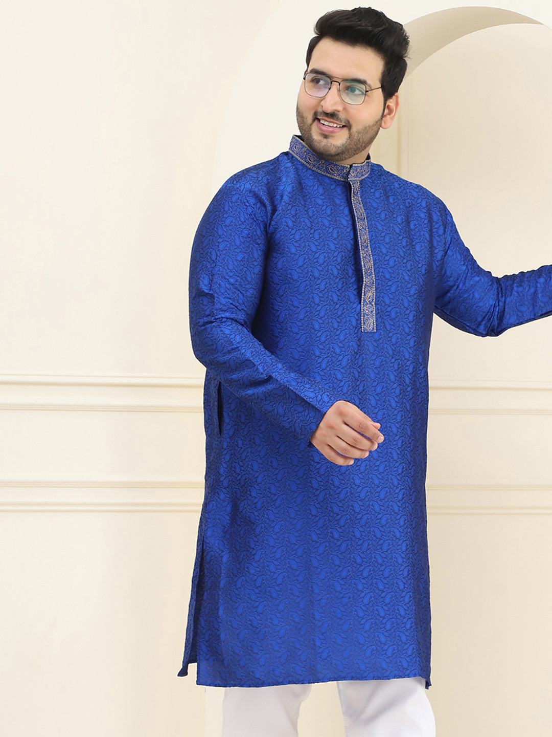 SOJANYA PLUS Men Blue Ethnic Motifs Embroidered Thread Work Kurta