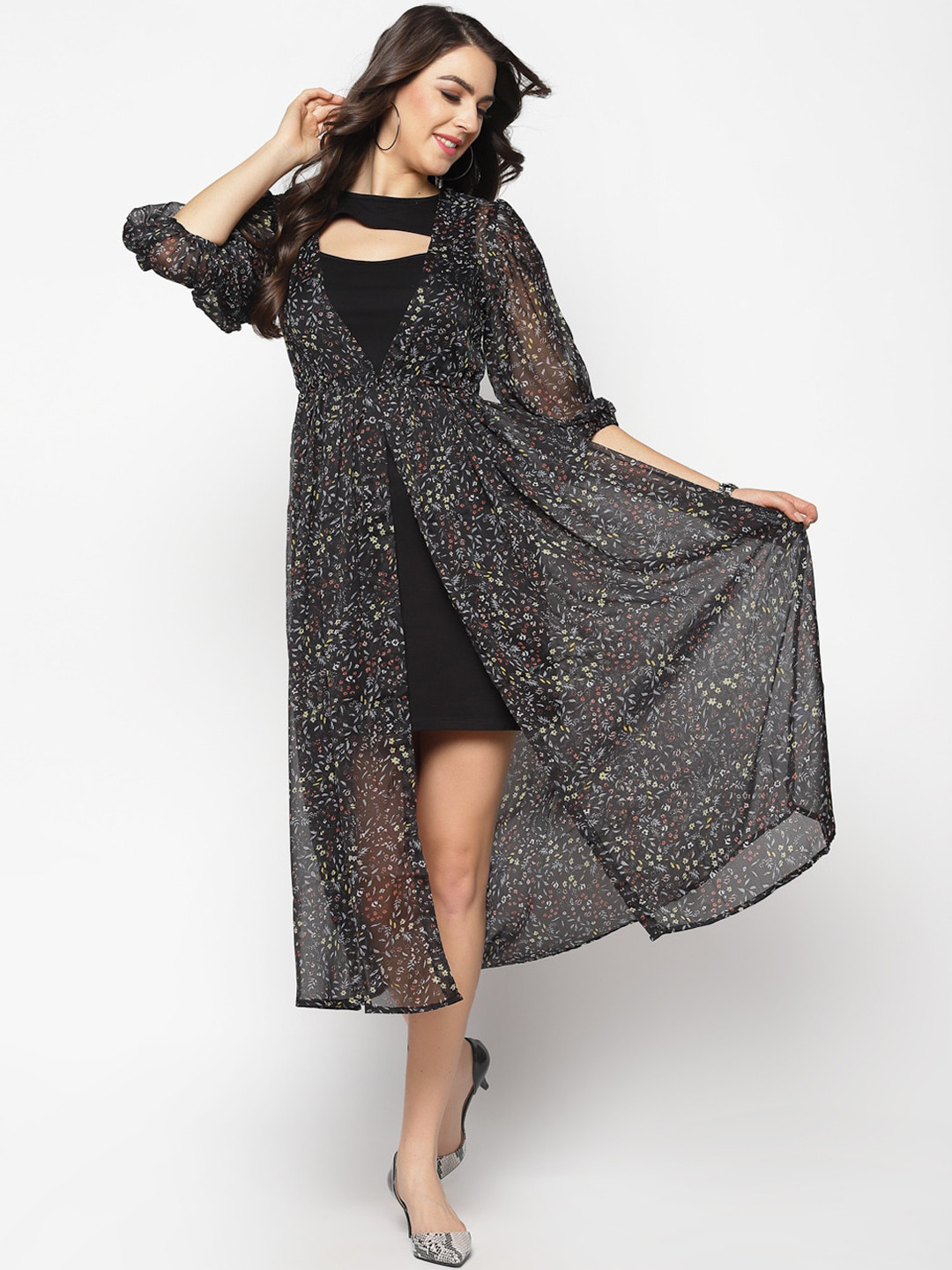 Sera Women Black & Grey Printed Button Shrug