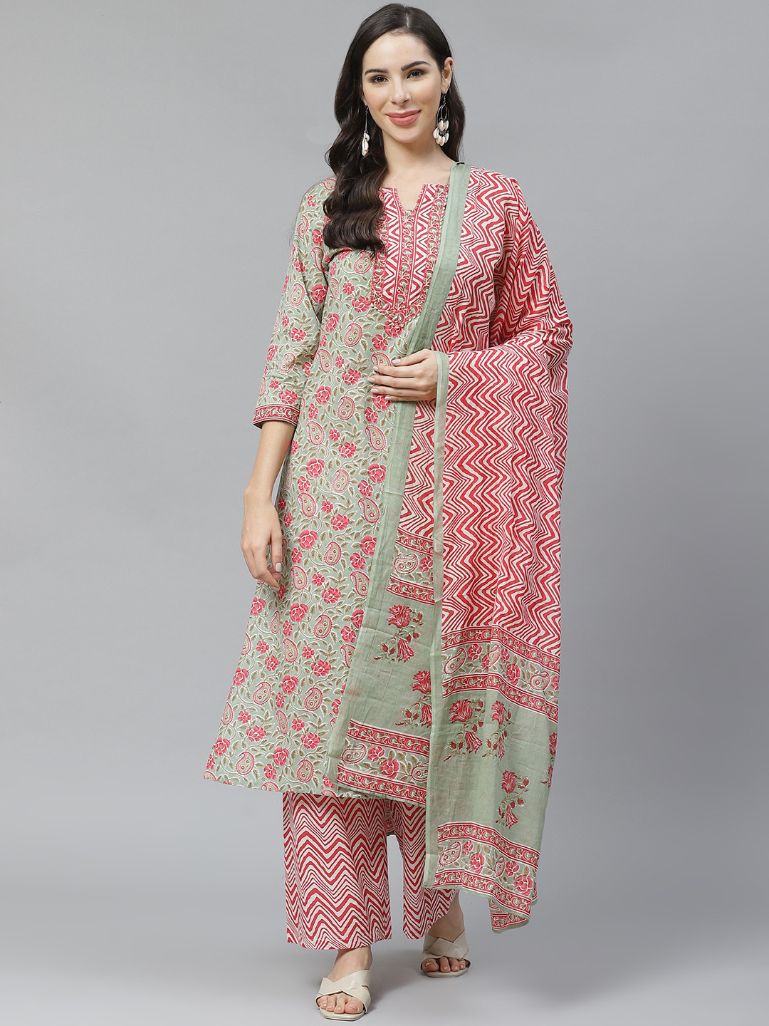 Yuris Women Green & Pink Pure Cotton Printed Kurta with Palazzos & Dupatta