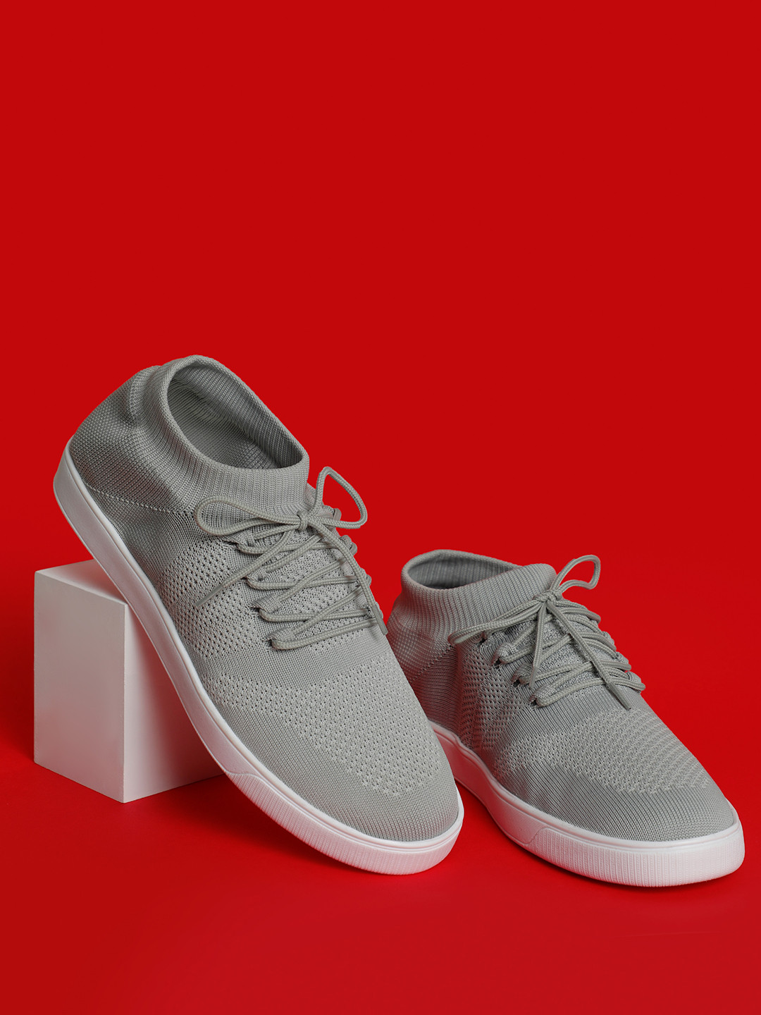 HIGHLANDER Men Textured Knitted Sneakers