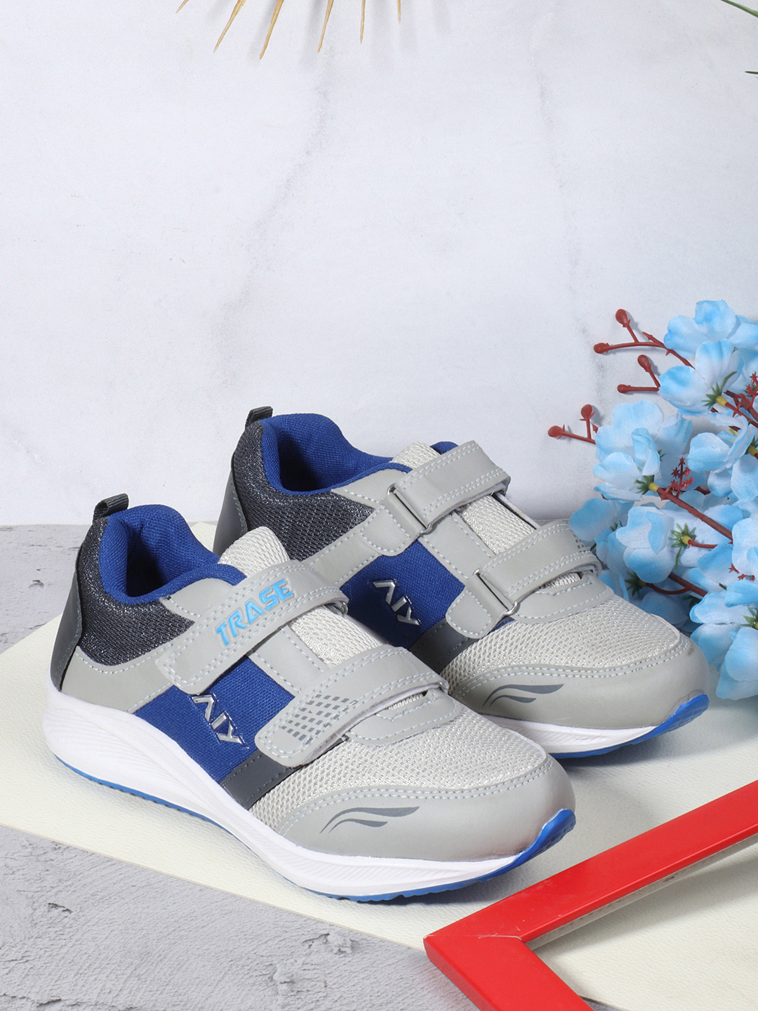 TRASE Boys Grey & Blue Running Shoes