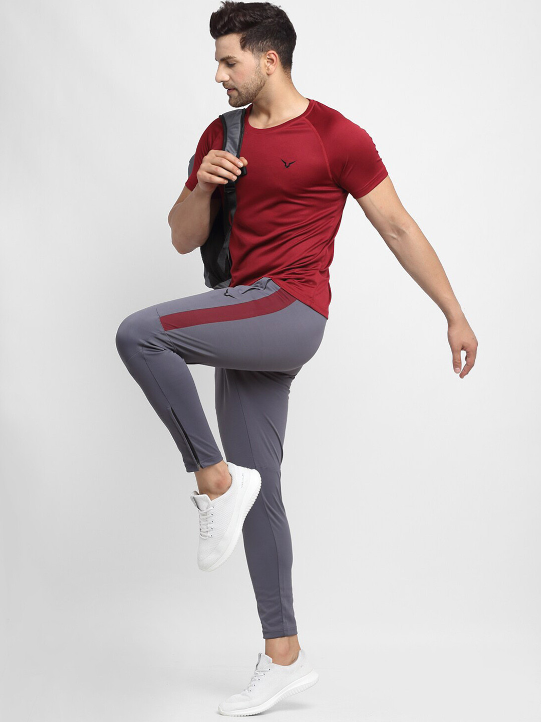 Invincible Men Round Neck Gym T-Shirt
