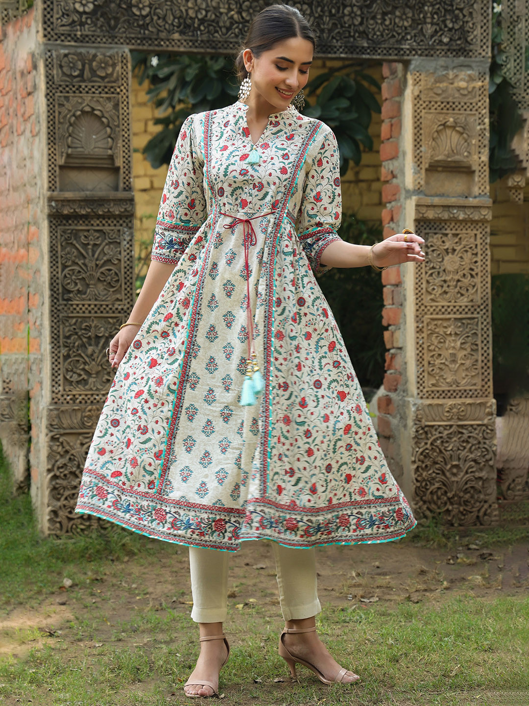 Juniper Women Beige & Maroon Pure Cotton Printed Thread Work Block Print Kurta