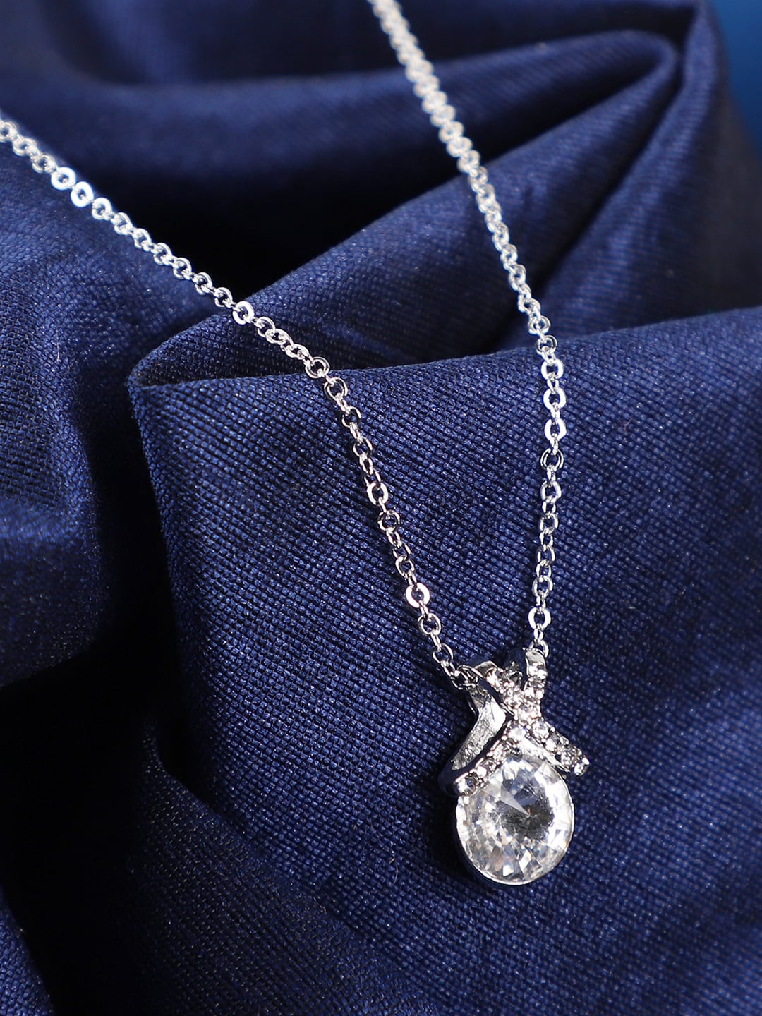 Styylo Fashion Silver-Plated White Stone-Studded Round Light-Weight Pendant With Chain