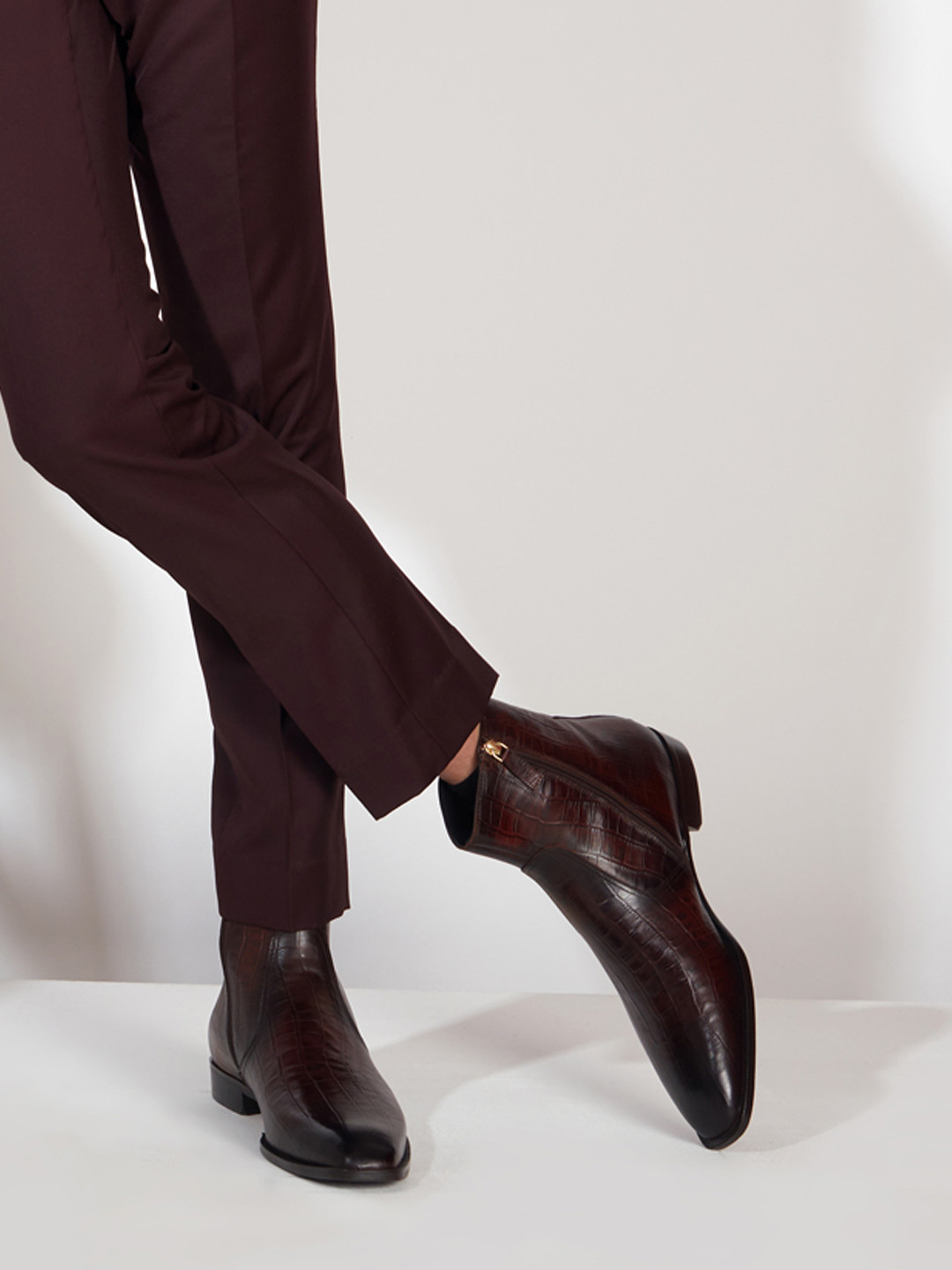 Saint G Men Brown Textured Leather Formal Boots