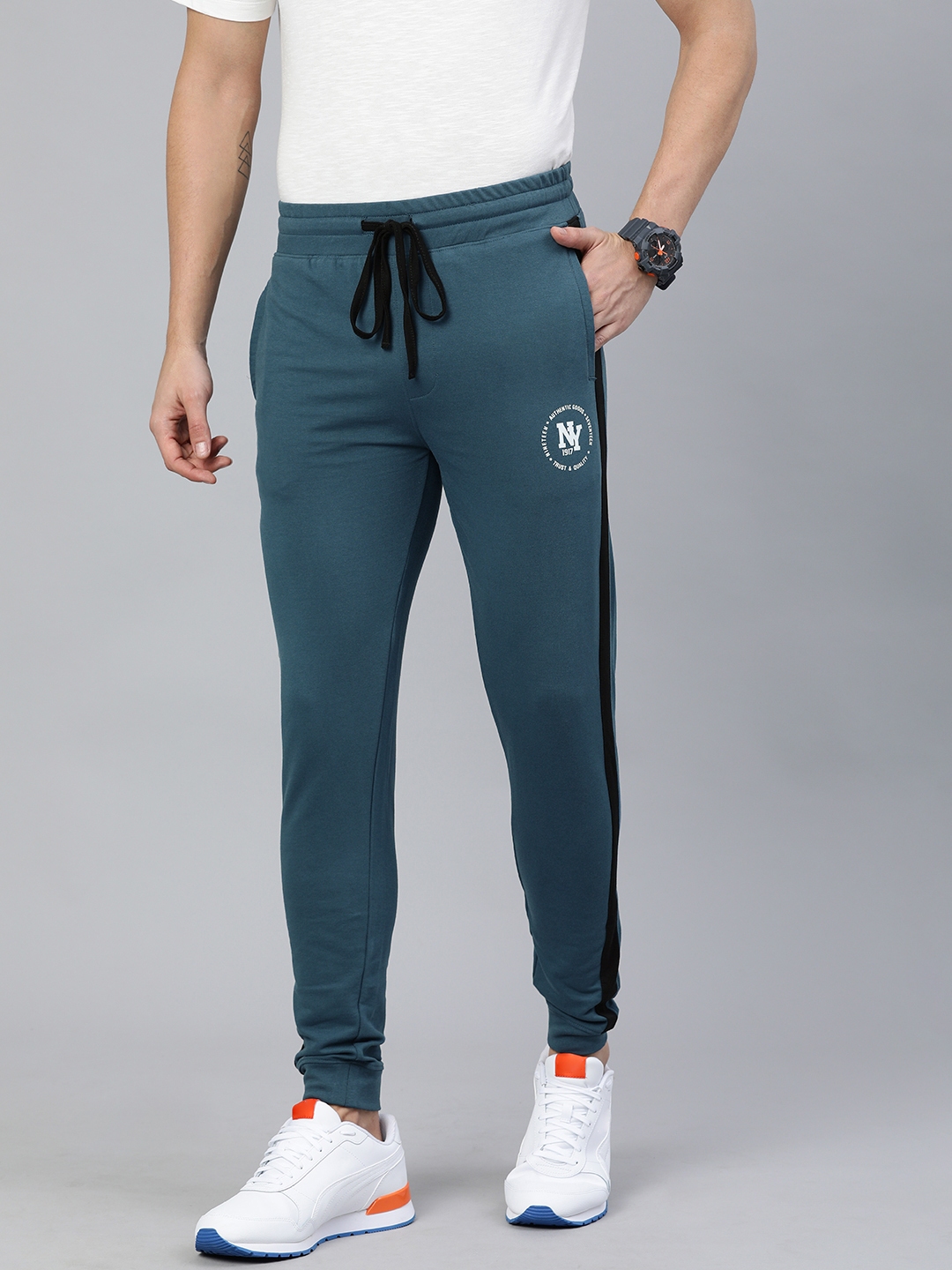 Garage discount jogging pants