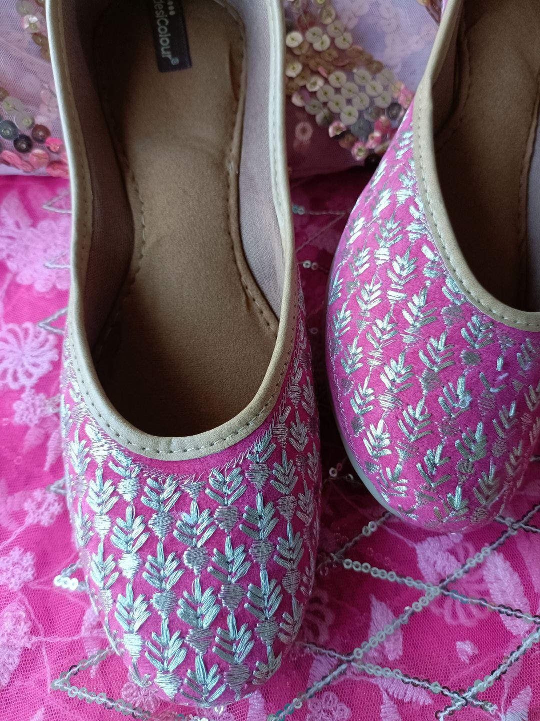 DESI COLOUR Women Pink & Gold-Toned Woven Design Velvet Mojaris