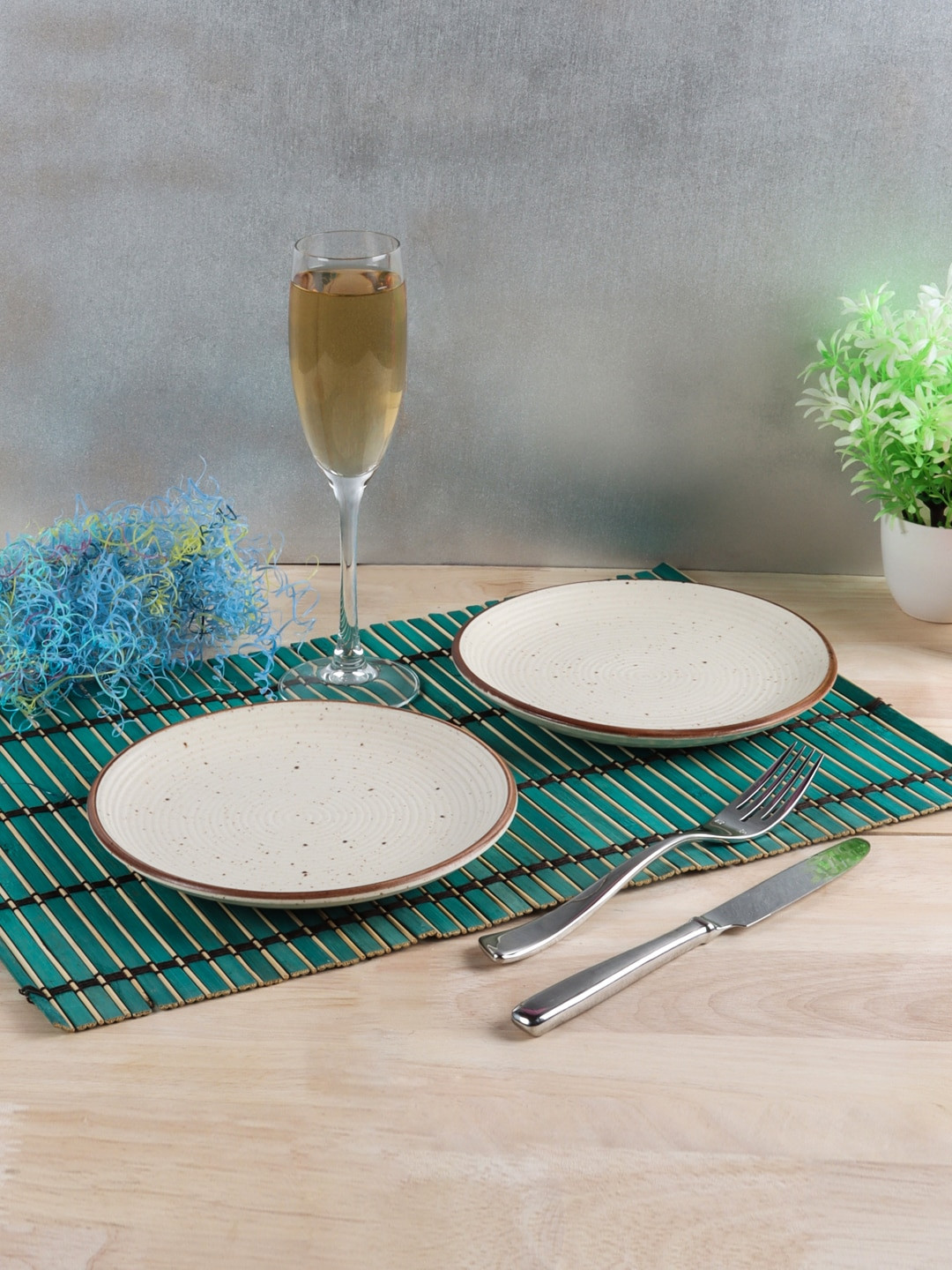 INCRIZMA Off-White Set of 4 Handcrafted Ceramic Quarter Plates