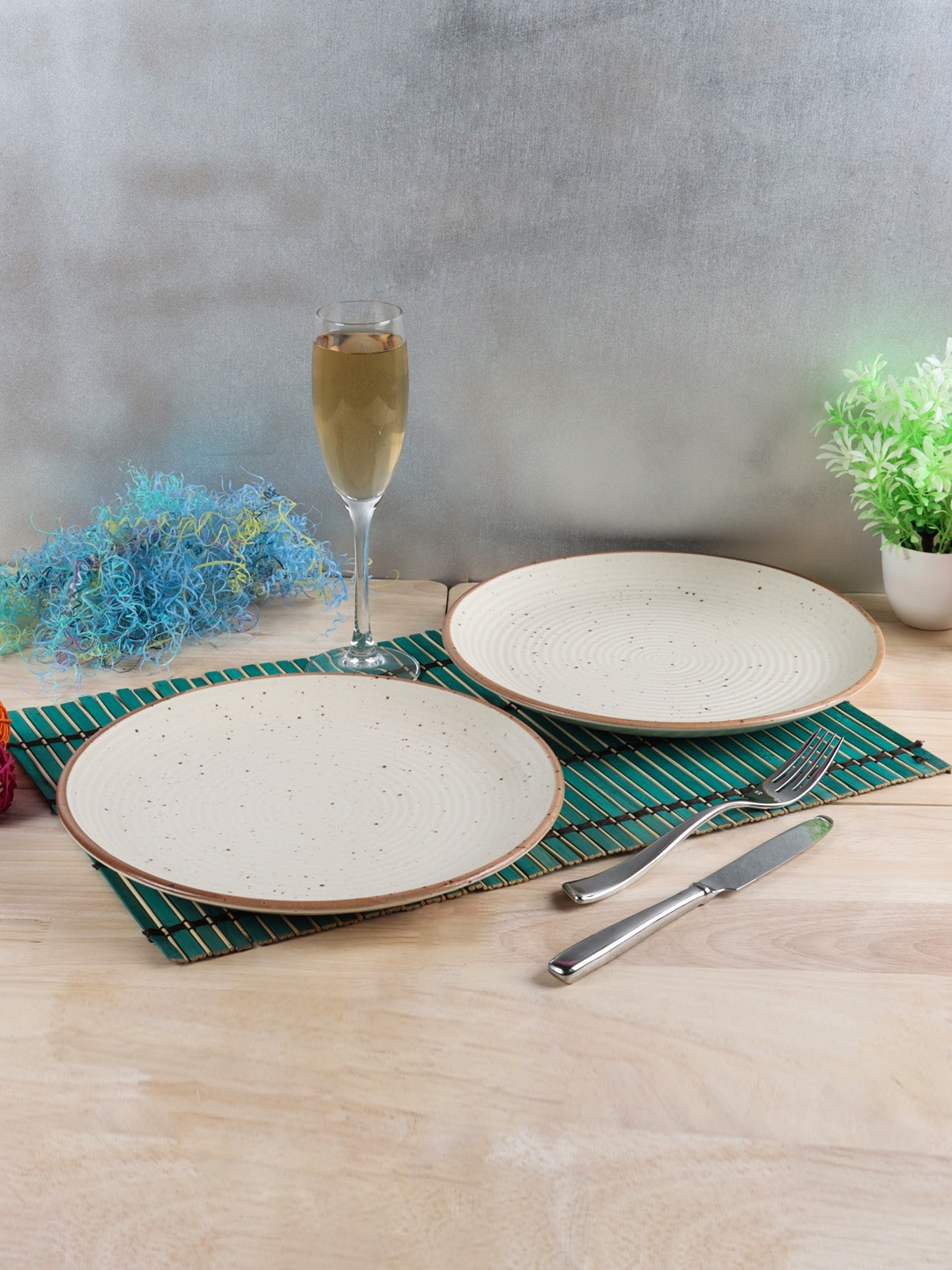 INCRIZMA Set of 4 Off-White & Brown Handcrafted Ceramic Dinner Plates