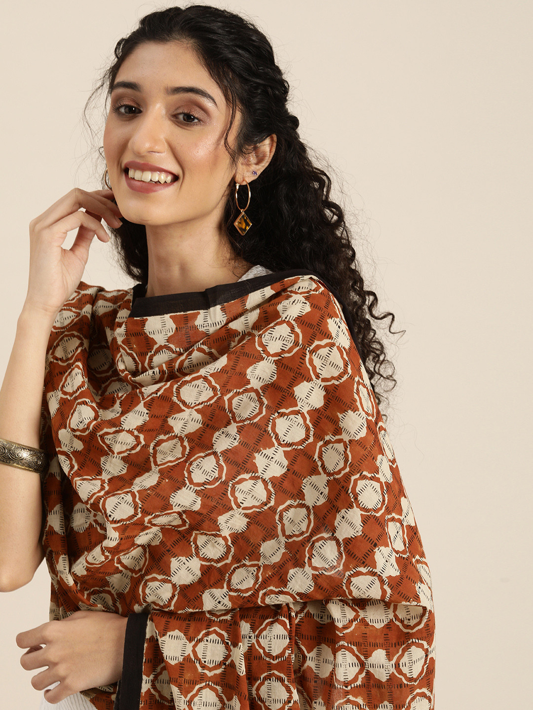 Taavi Red & Beige Bagru Hand Block Print Pure Cotton Shibori Dupatta