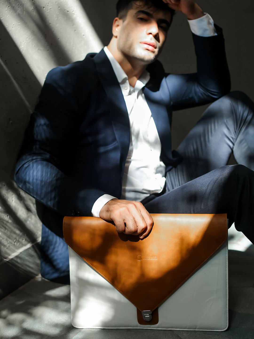 RASHKI Unisex White & Tan Brown Colourblocked 14.5 Inch  Laptop Sleeve