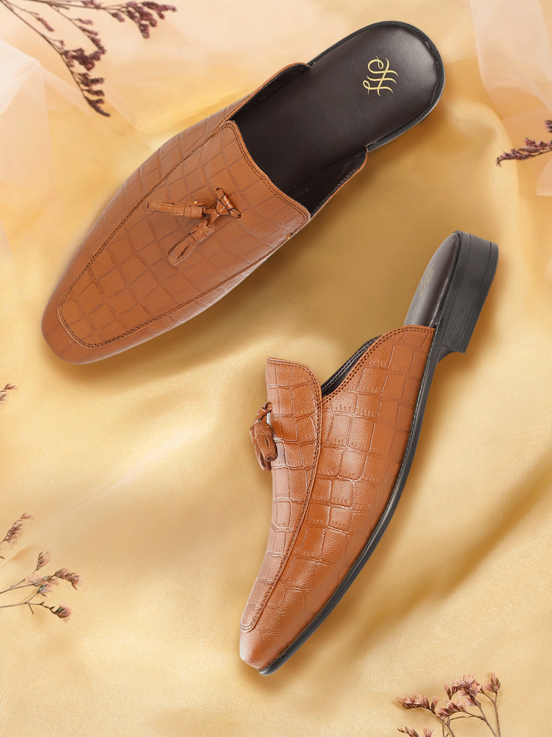 House of Pataudi Men Tan Brown Croc Textured Mules