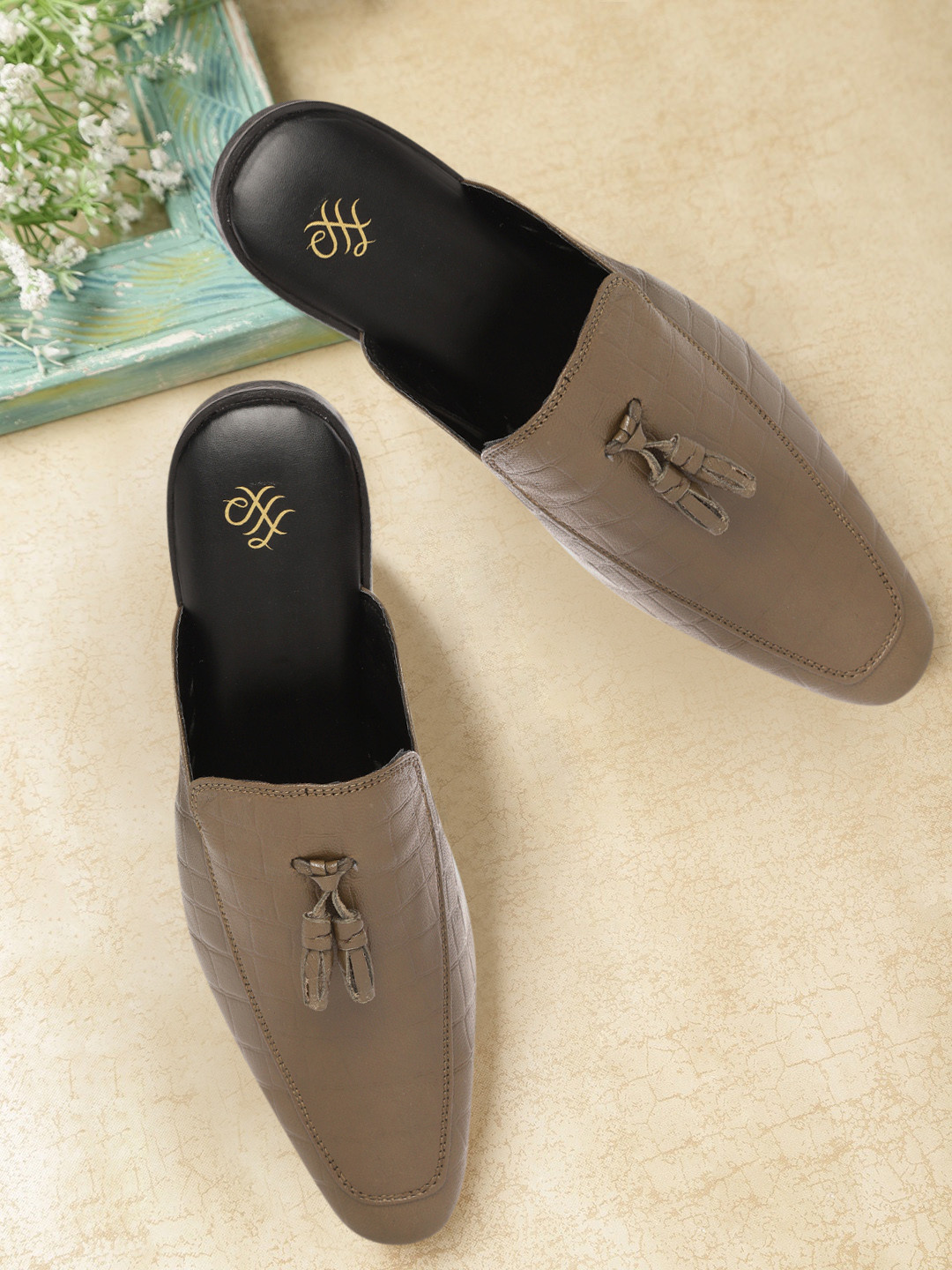 House of Pataudi Men Olive Brown Croc Textured Mules