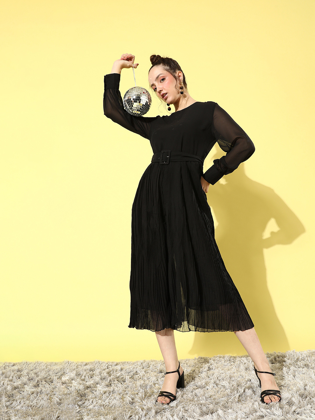 ANVI Be Yourself Women Elegant Black Solid Plisse Jumpsuit