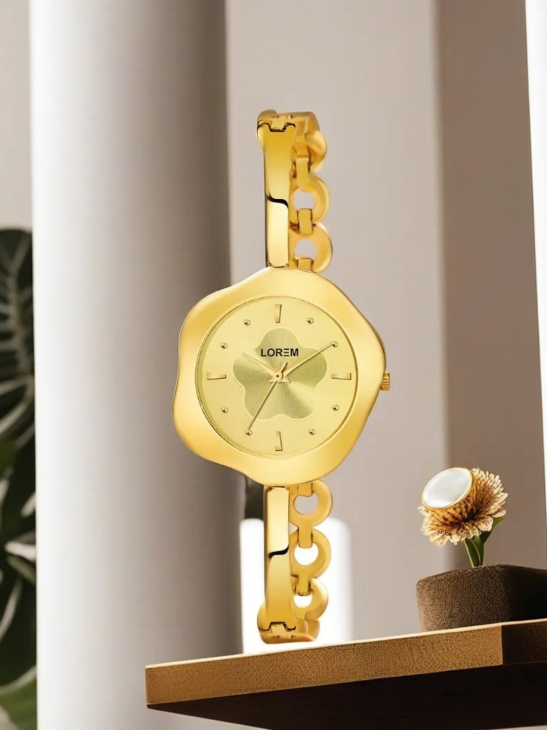 LOREM Women Gold-Toned Analogue Watch LR262
