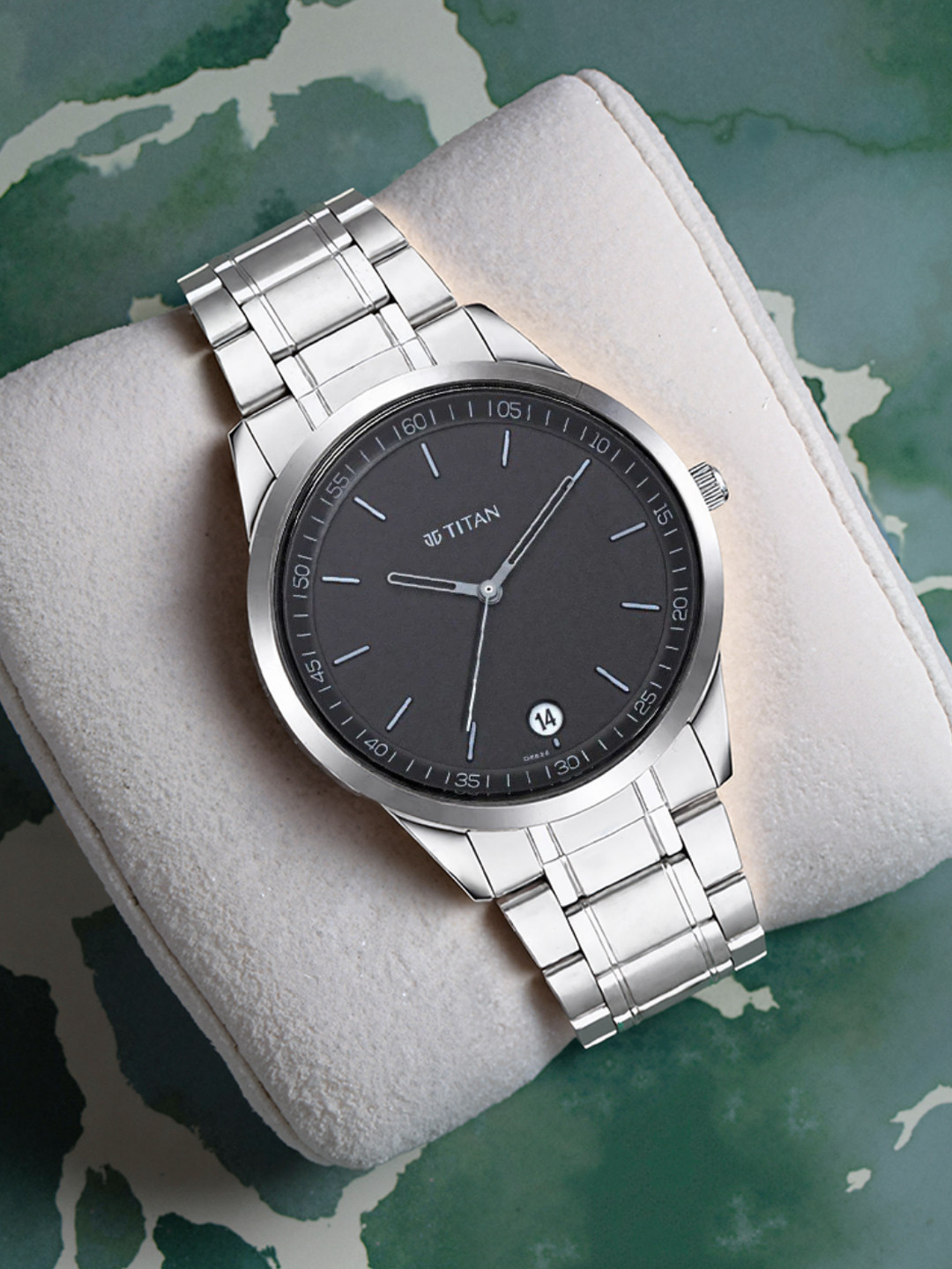 Titan Men Black Analogue Watch 1806SM02