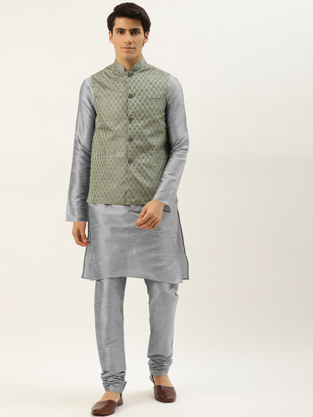 SOJANYA Men Grey Kurta with Churidar & Nehru Jacket