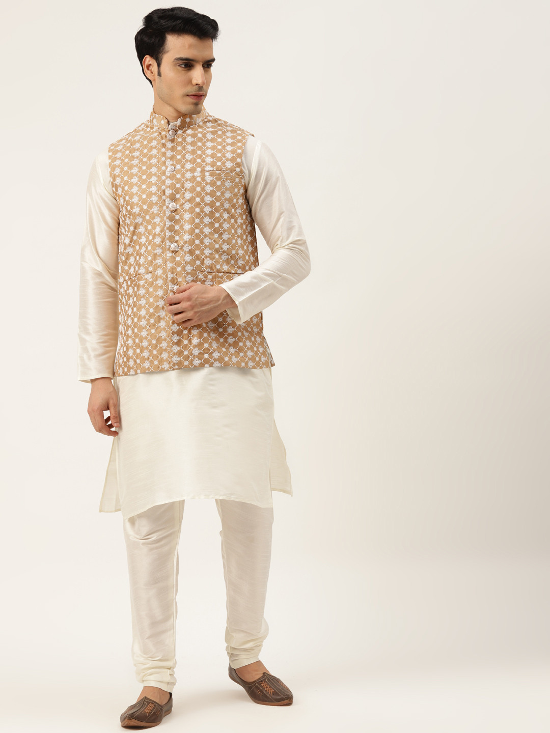 SOJANYA Men Off White Thread Work Kurta with Churidar & Nehru Jacket
