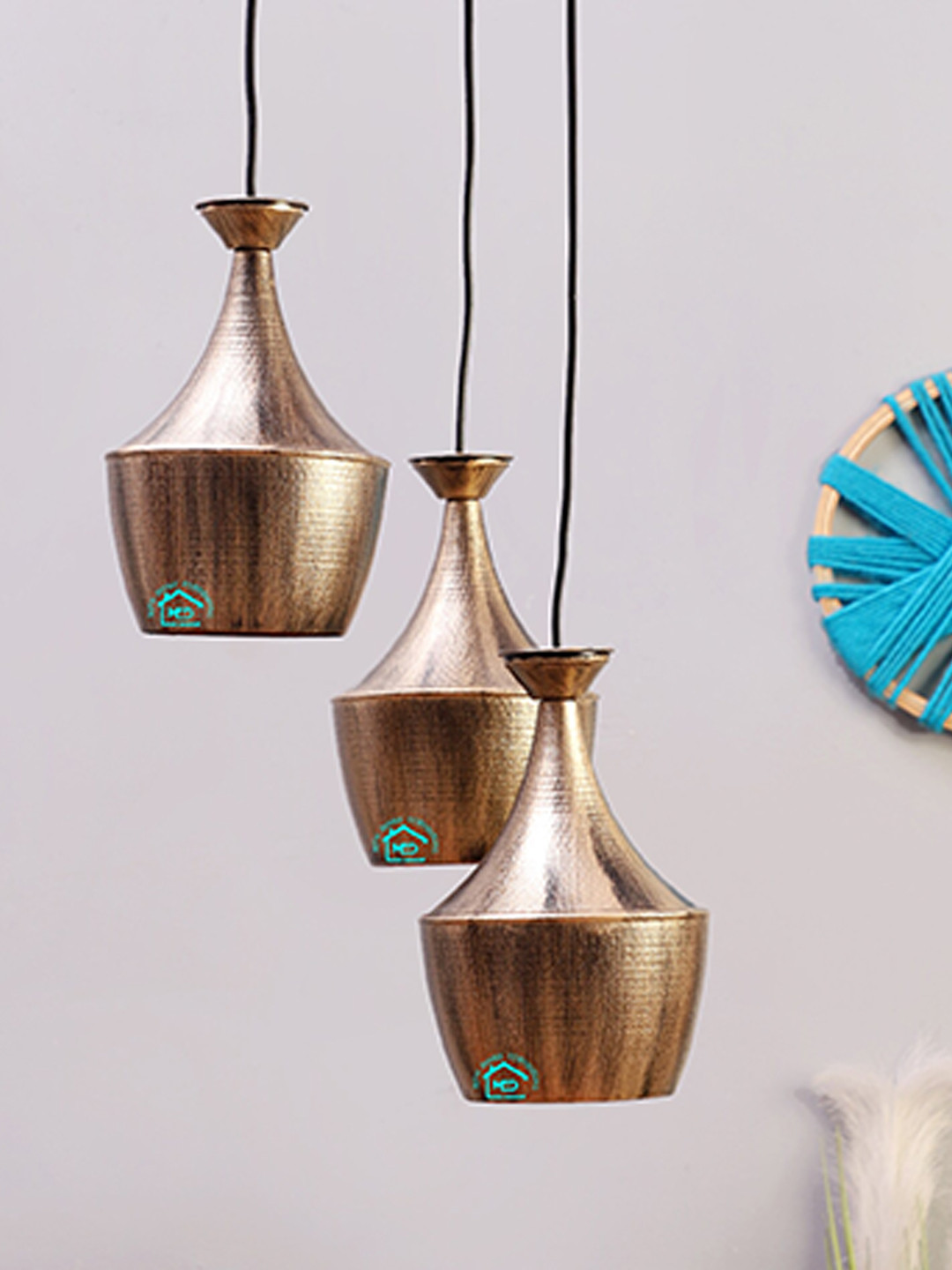 MFD HOME FURNISHING Gold-Toned Solid Quirky Cluster Lights