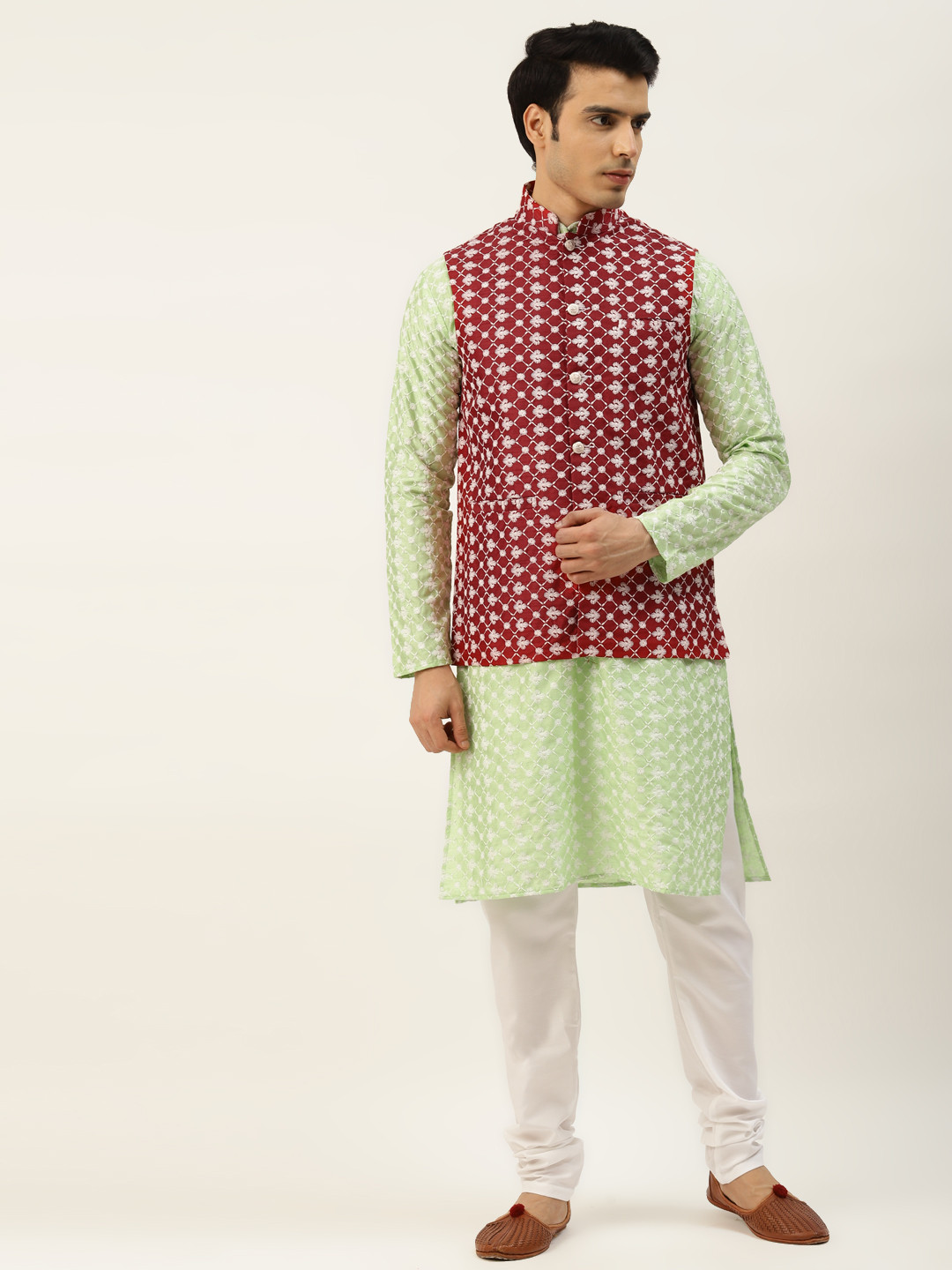 SOJANYA Men Red & Green Ethnic Motifs Embroidered Kurta with Churidar