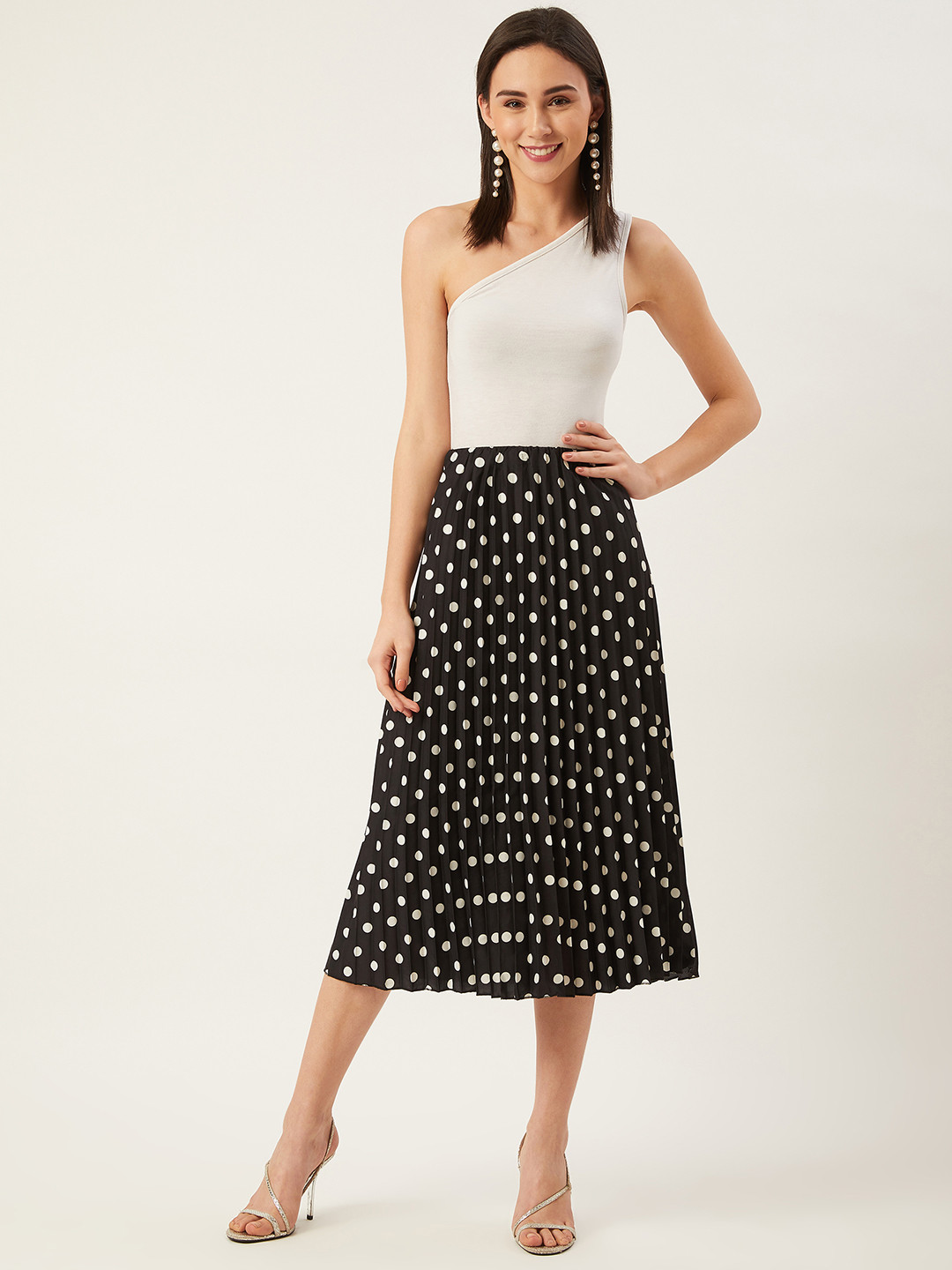 ANVI Be Yourself Women Black & White Printed A-Line Accordion Pleated Midi Skirt