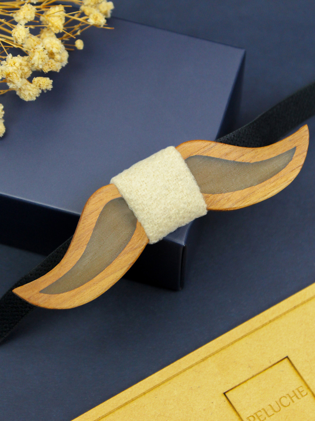 PELUCHE Men Yellow Printed Yellow And White Wooden Bow Tie