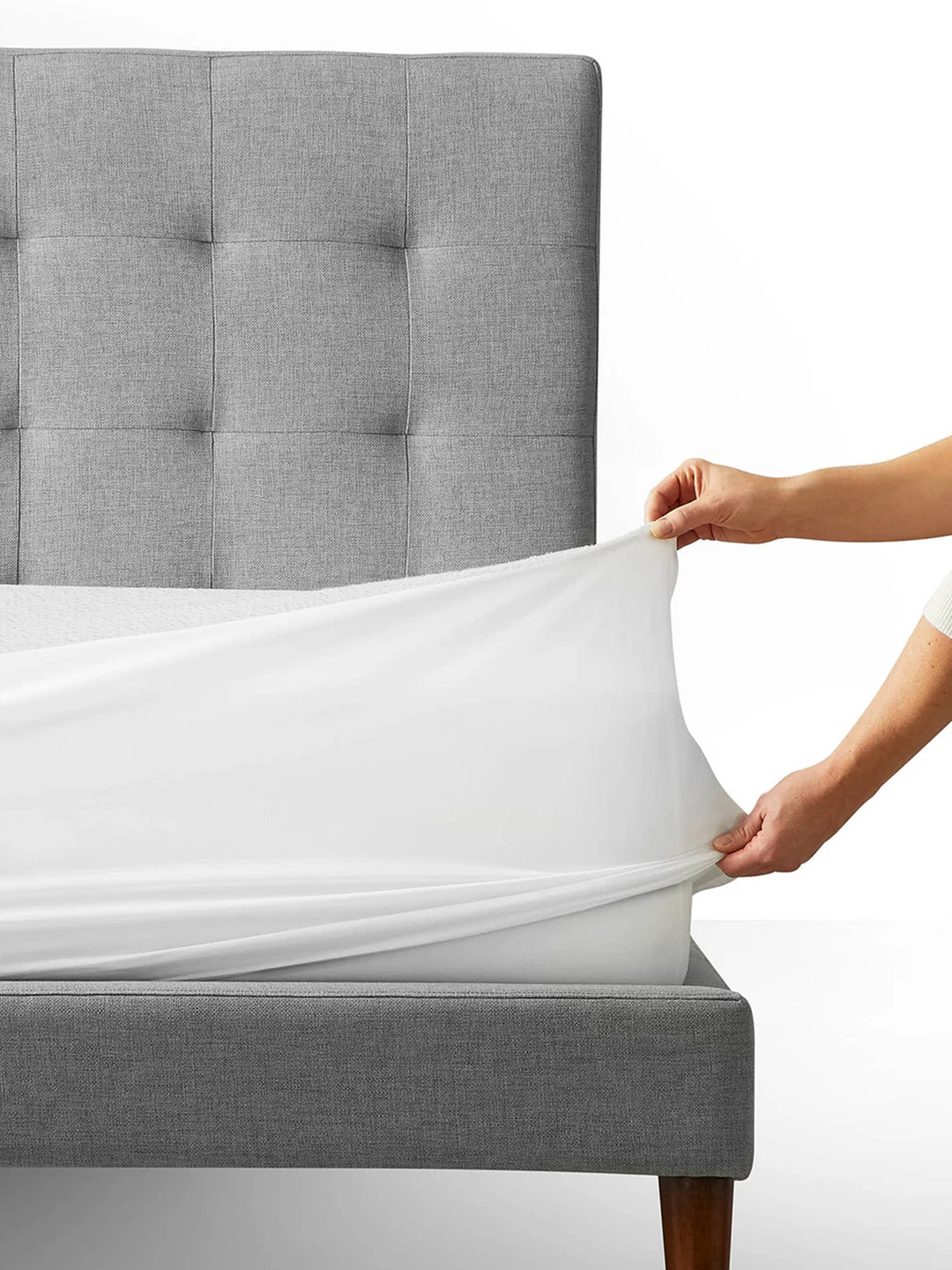 Story@home White Solid Waterproof & Dustproof King Size Bed Mattress Protector