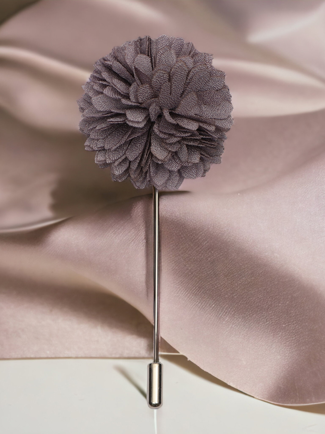 PELUCHE Unisex Grey Graceful Lapel Pin