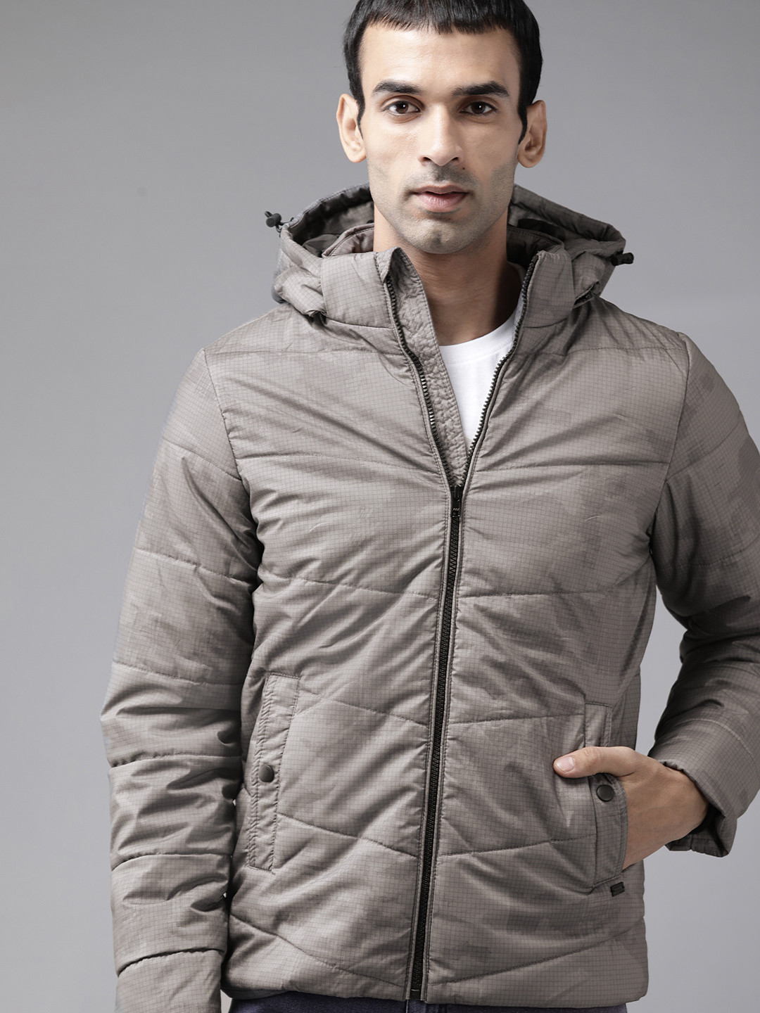 Roadster Men Grey Checked Padded Jacket