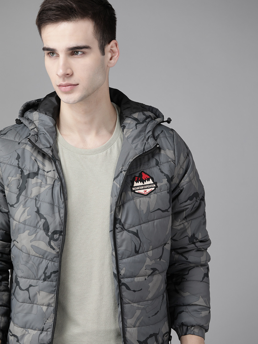 Roadster Men Grey & Black Geometric Print Padded Jacket