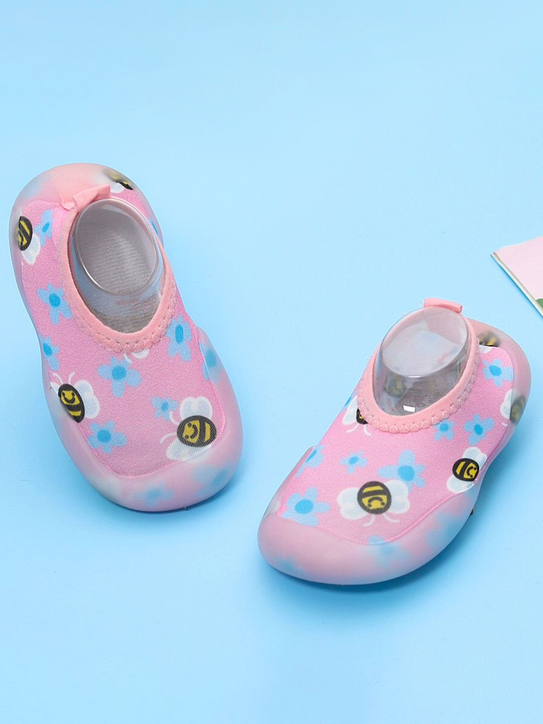 Yellow Bee Infant Girls Pink & Blue Printed Anti-Skid Rubber Booties