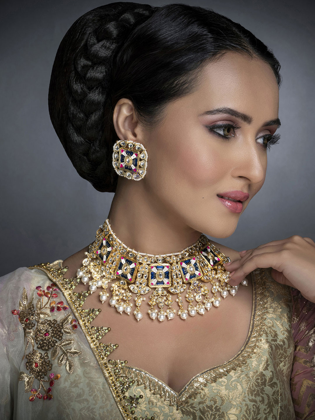 Sukkhi Gold-Plated White & Pink Kundan-Studded & Pearl Beaded Meenakari Jewellery Set