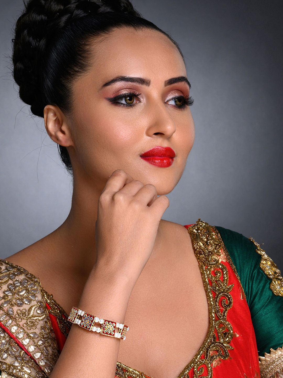 Sukkhi Women Gold & White Pearls Meenakari Gold-Plated Charm Bracelet