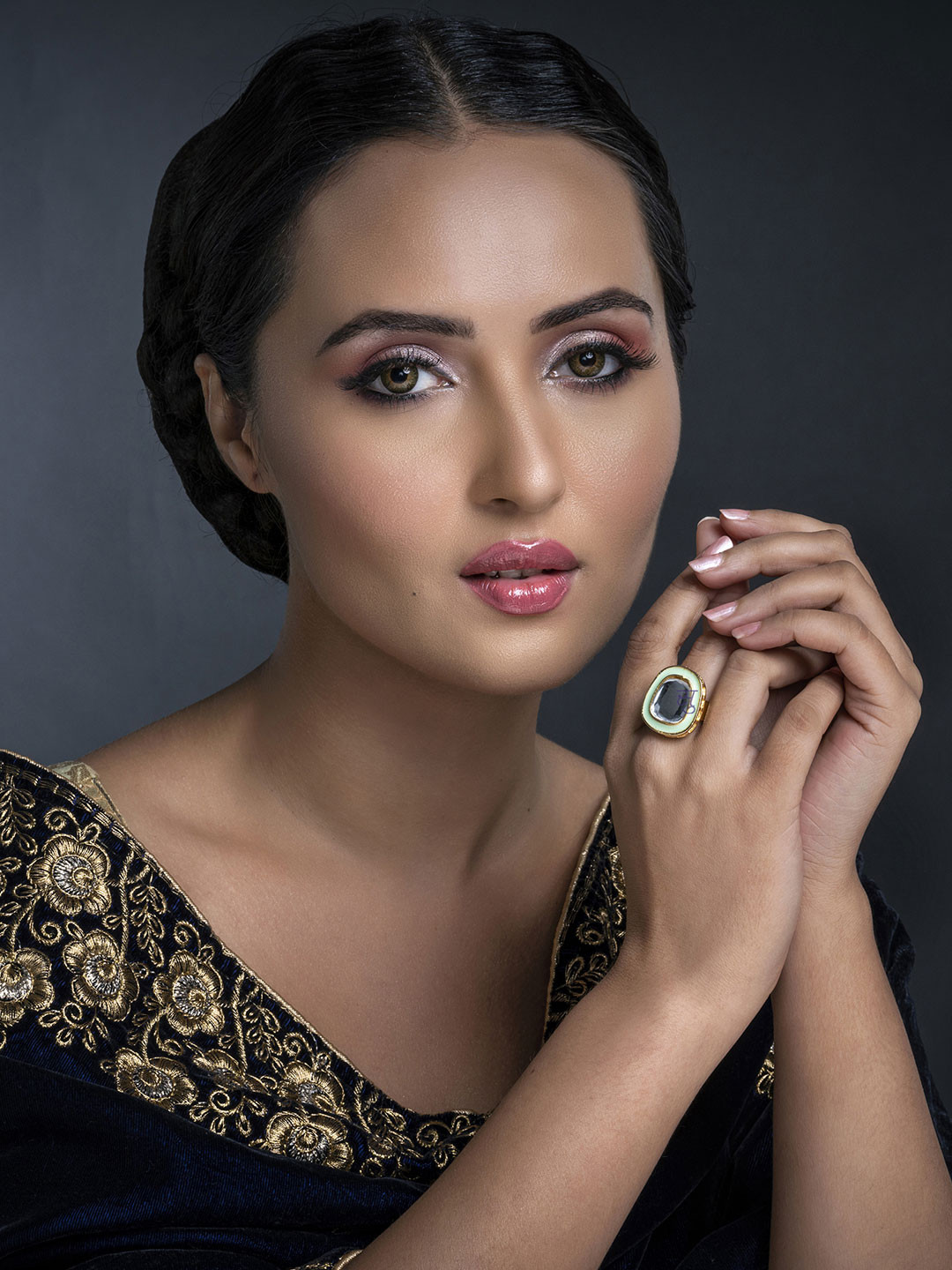 Sukkhi Gold-Plated Lime Green & White Kundan-Studded Meenakari Adjustable Finger Ring