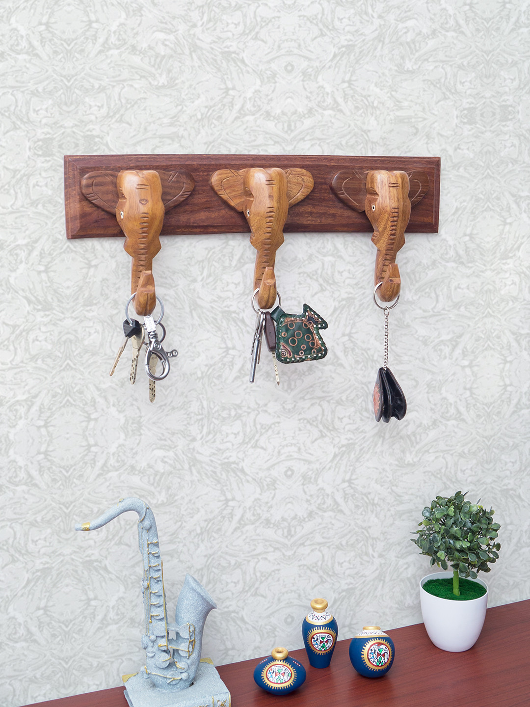 Golden Peacock Brown Wooden Elephant Trunk Shapped Wall Hanging Key Holder