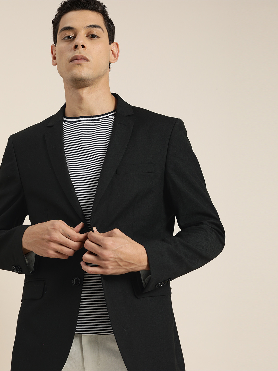 INVICTUS Men Black Solid Single-Breasted Slim Fit Smart Casual Blazer