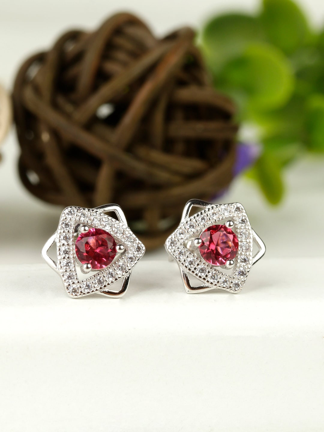 GIVA 925 Sterling Silver Rhodium Plated Ruby Red Star Earrings