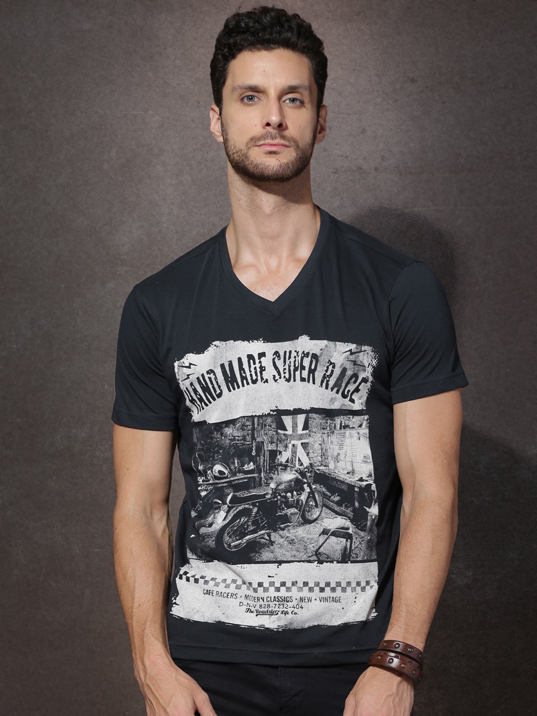 Buy Roadster Men Navy Printed V Neck T 