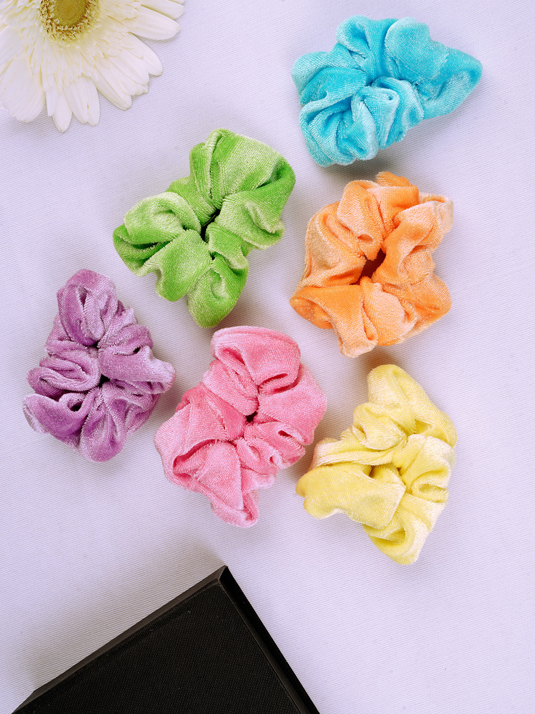 LAIDA Set of 6 Velvet Finish Scrunchies
