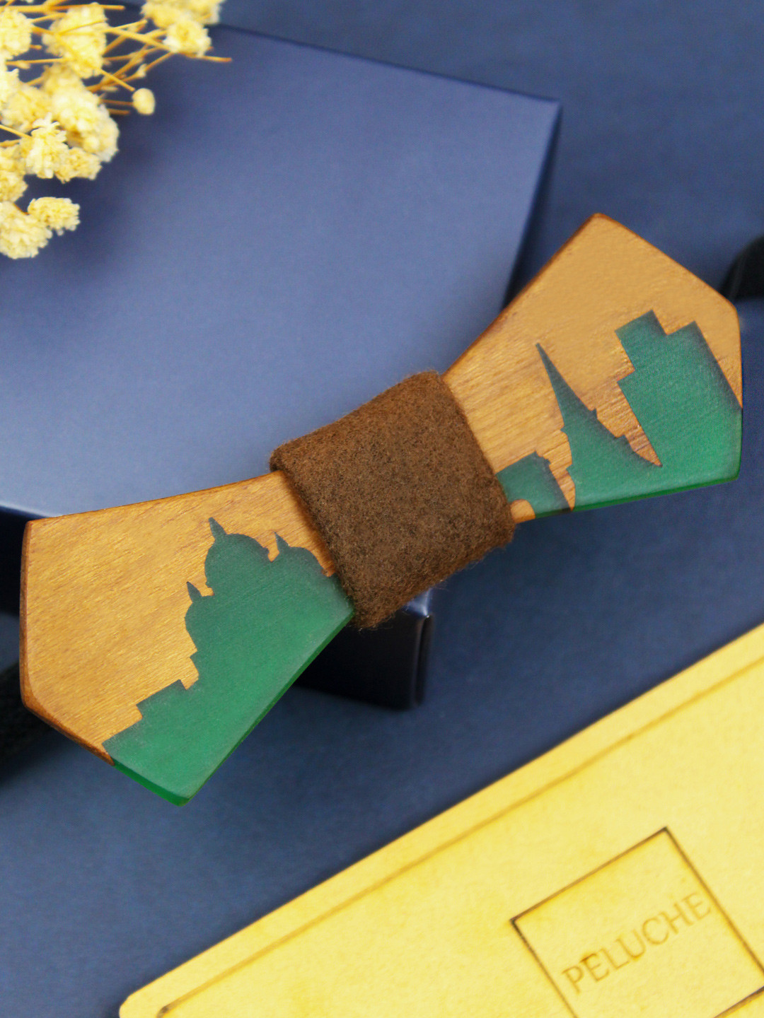 PELUCHE Men Green & Brown Printed Bow Tie