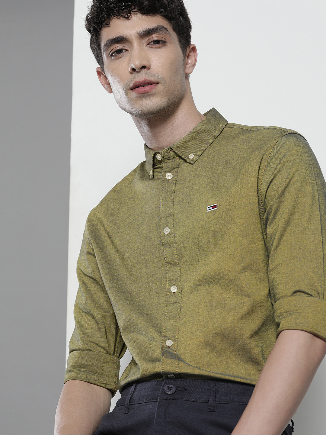 Tommy Hilfiger Men Olive Green Slim Fit Smart Casual Shirt