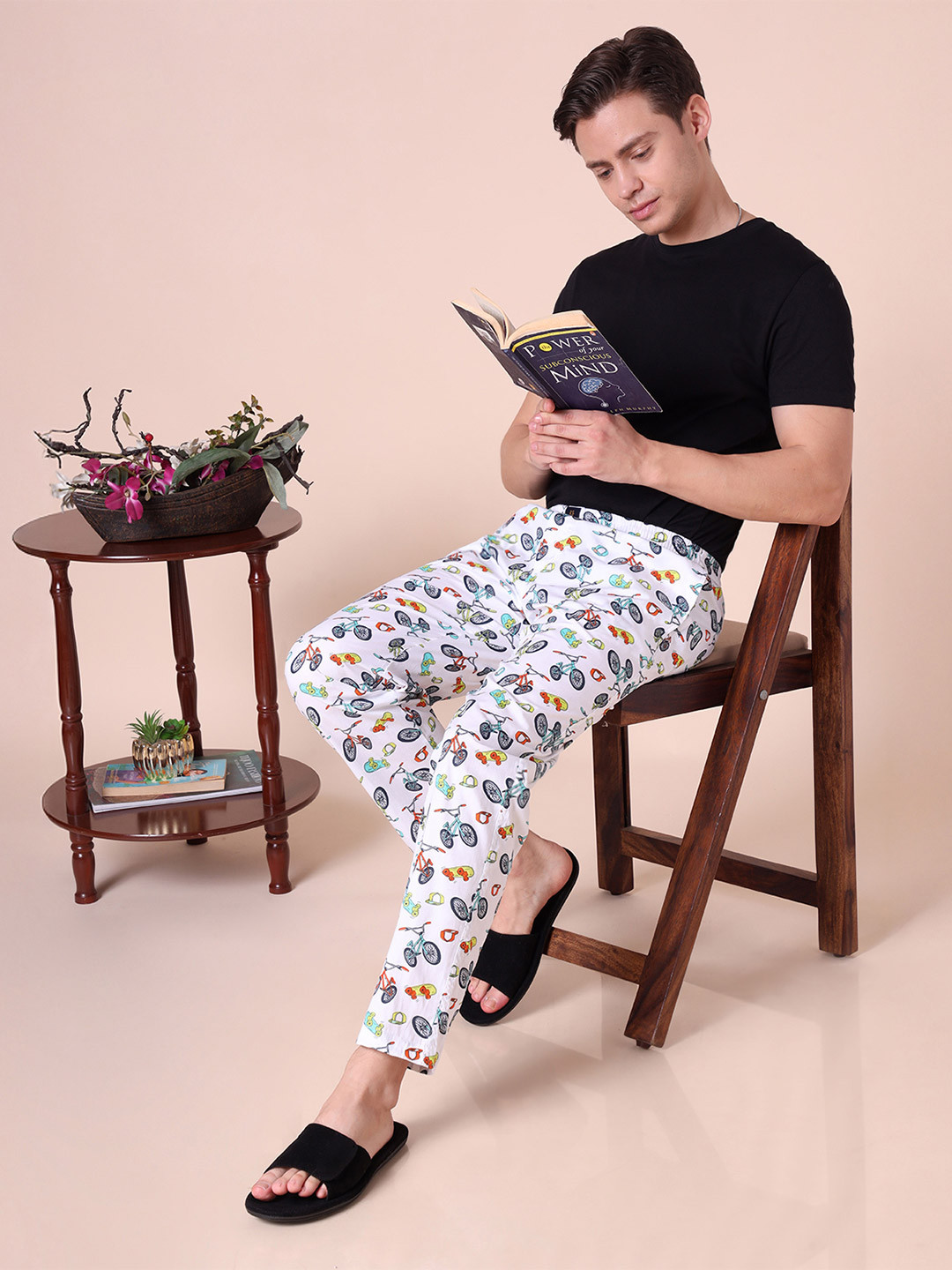 URBAN SCOTTISH Men White & Blue Printed Pure Cotton Lounge Pants