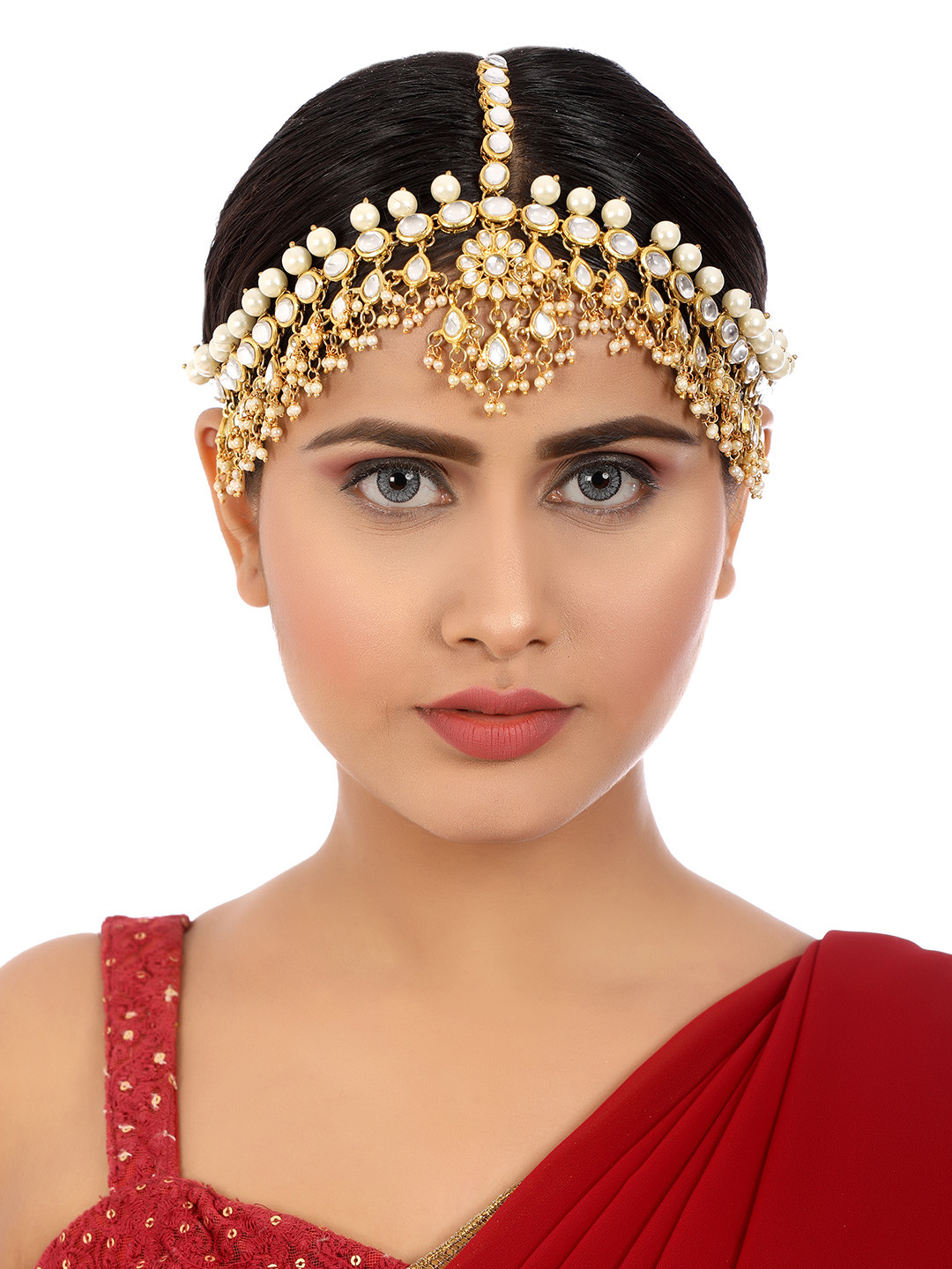 KARATCART Women Gold-Plated White Kundan-Studded & Pearl Beaded Handcrafted Bridal Maatha Patti