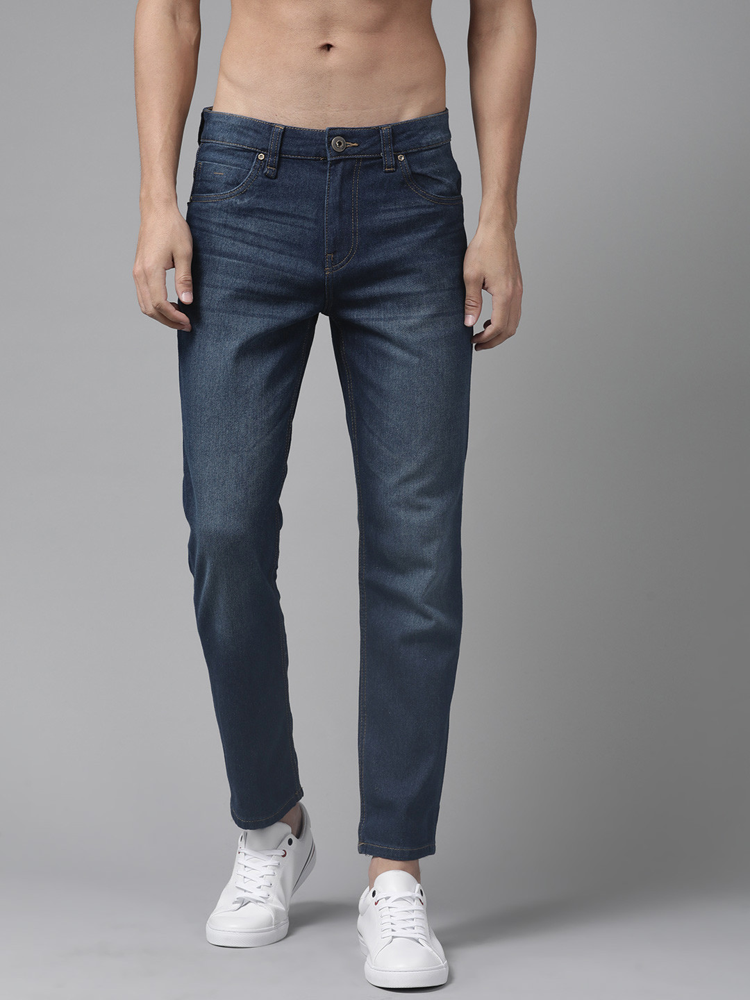 Roadster Men Blue Straight Fit Light Fade Mid Rise Stretchable Jeans