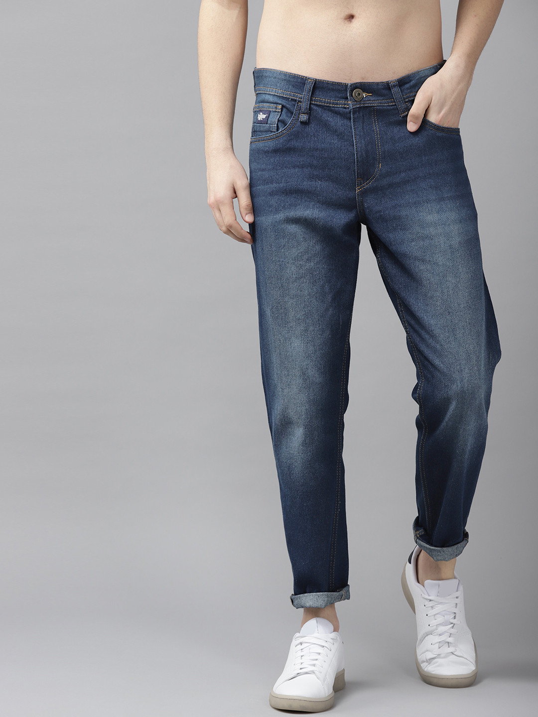 Roadster Men Navy Blue Light Fade Carrot Fit Stretchable Jeans