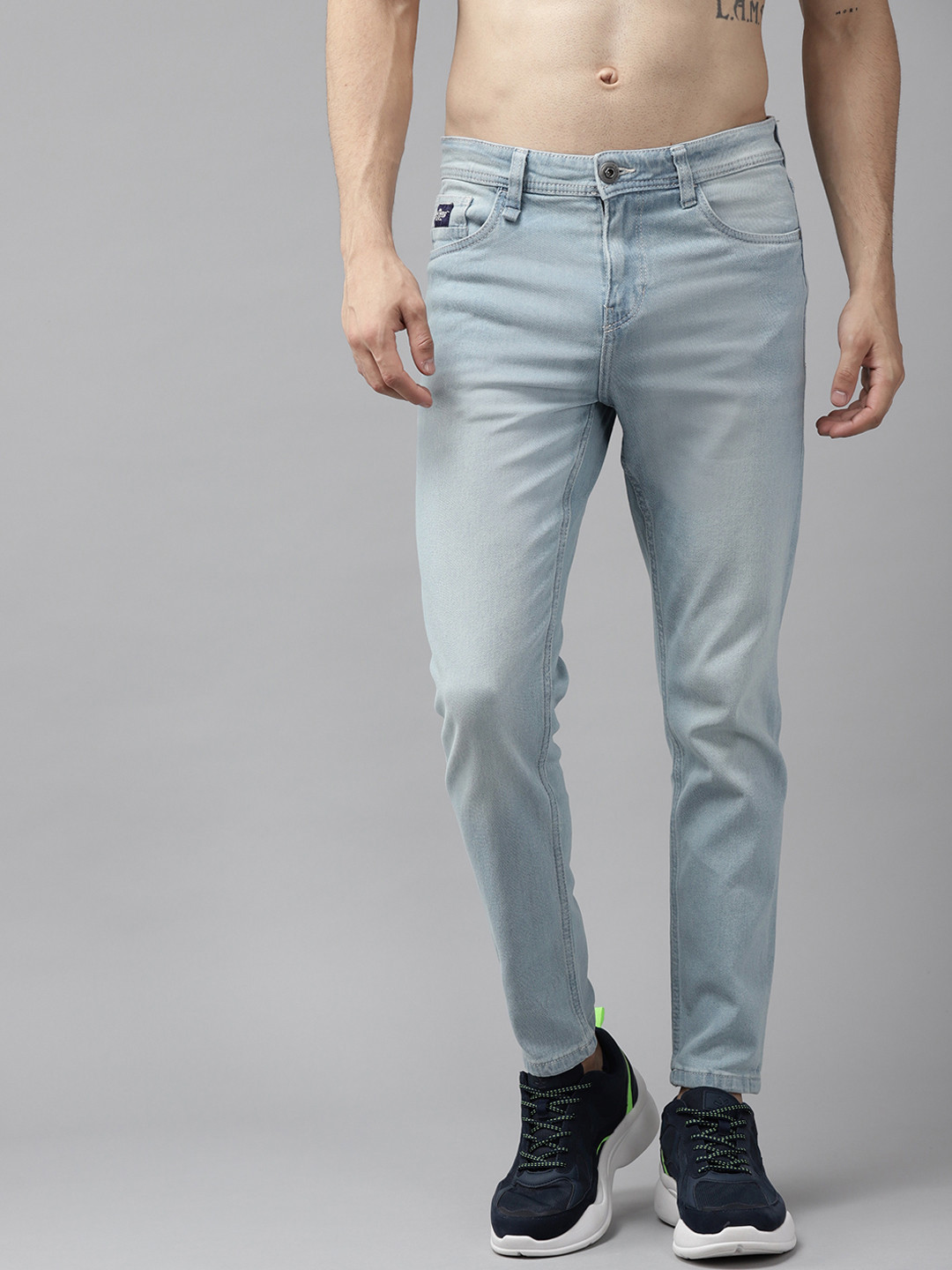 Roadster Men Blue Carrot Fit Light Fade Stretchable Jeans