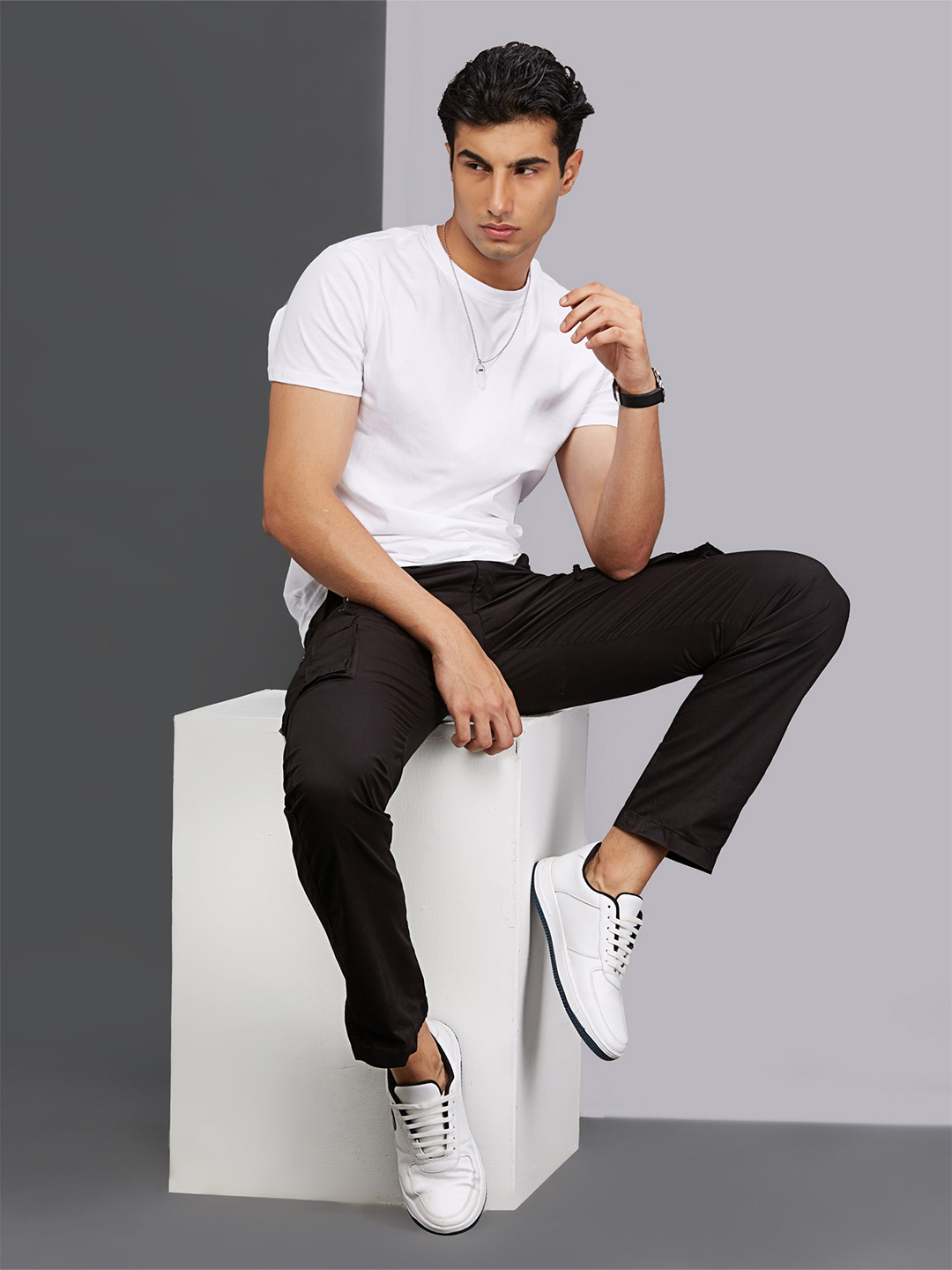 beevee Men Black Cargos With Belt