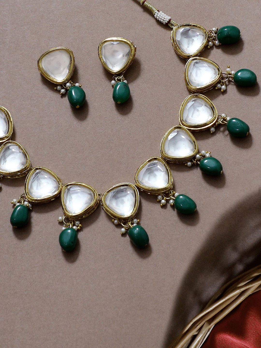 KARATCART Gold-Plated White & Green Beaded Polki Kundan-Studded Handcrafted Choker Jewellery Set