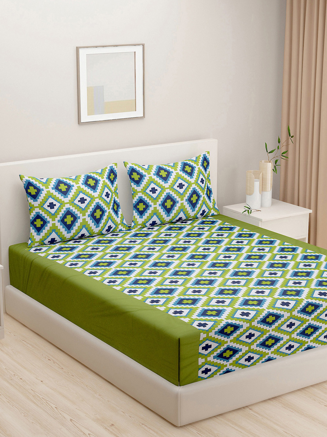 SWAYAM Green Geometric Cotton 200 TC Fitted King Fine Bedsheet with 2 Pillow Covers-182 x 190 cm