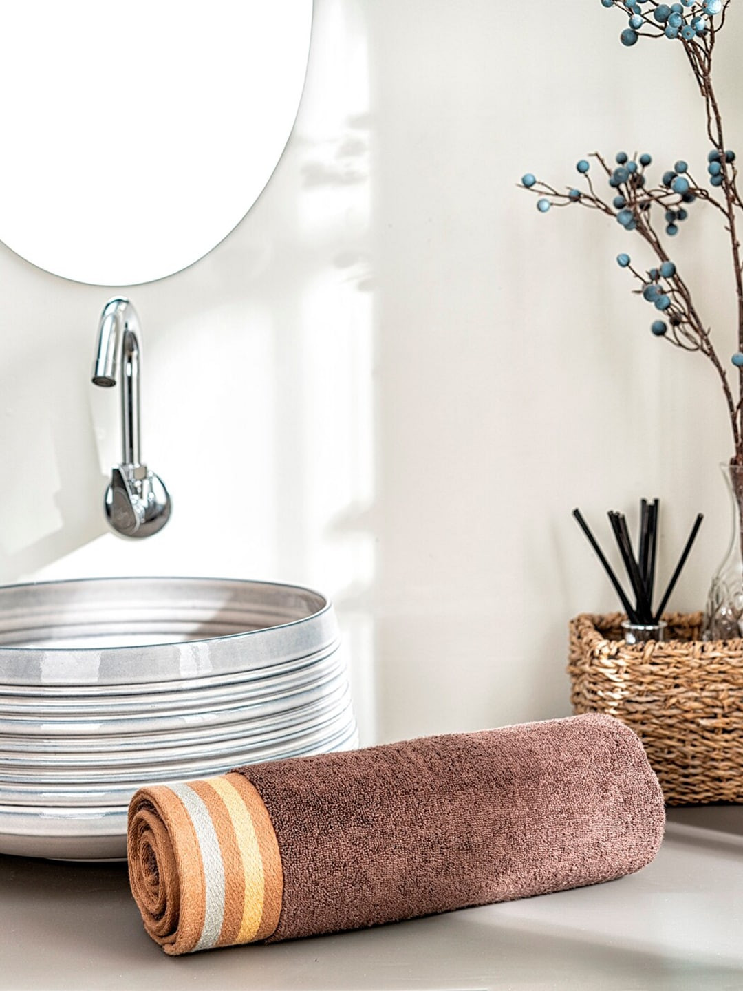 DDecor Brown Solid 500 GSM Cotton Bath Towel